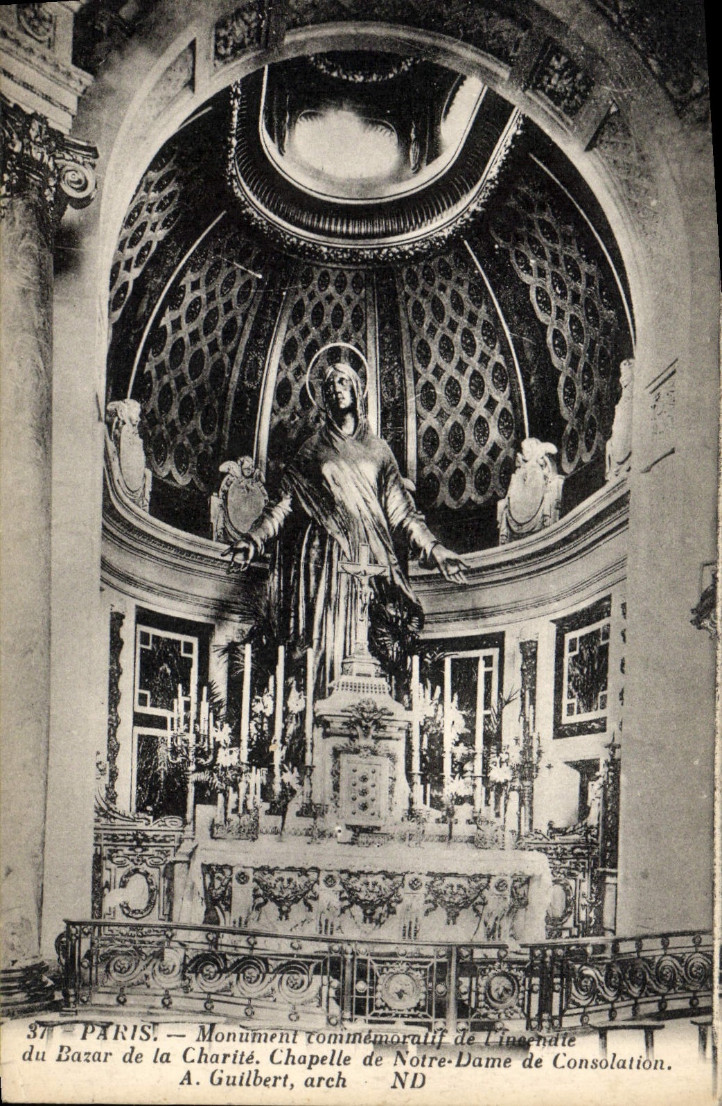CPA Paris Monument Commemoratif de l'incendie du Bazar de la Charite Chapelle de Notre Dame de Consolation 