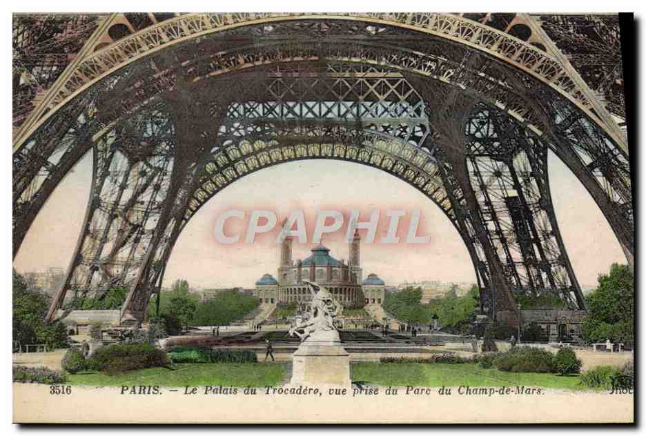 CPA Paris Le Palais Du Trocadero Vue Prise Du Parc Du Champ De Mars