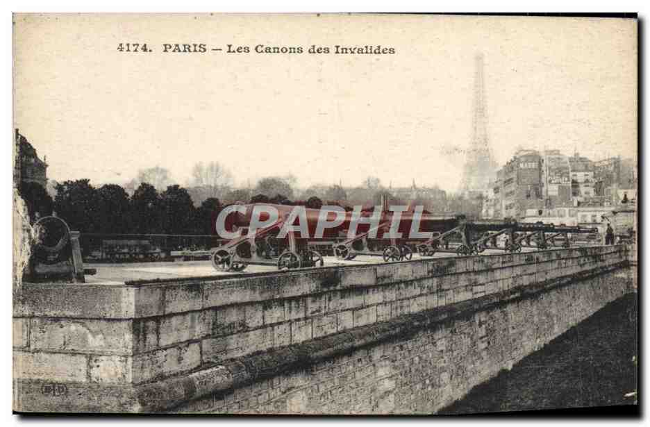 CPA Paris Les Canons Des Invalides Tour Eiffel