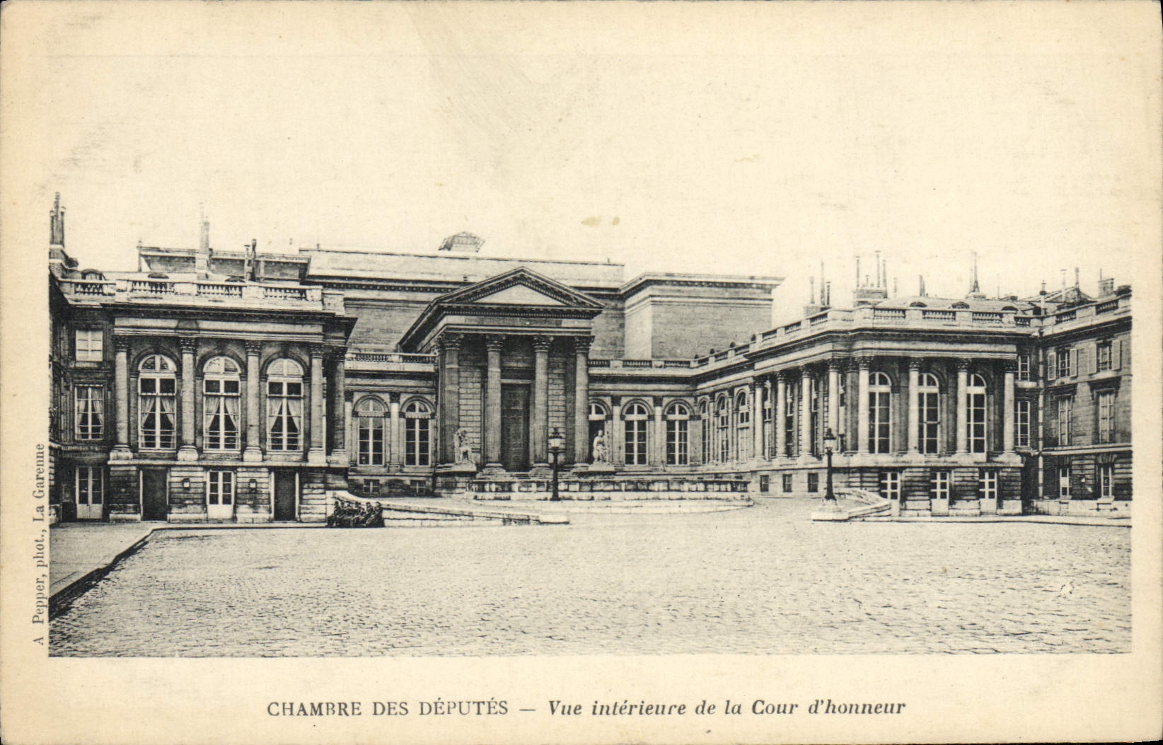 CPA Chambre Des Deputes Vue Interieur De La Cour Dhonneur Paris 