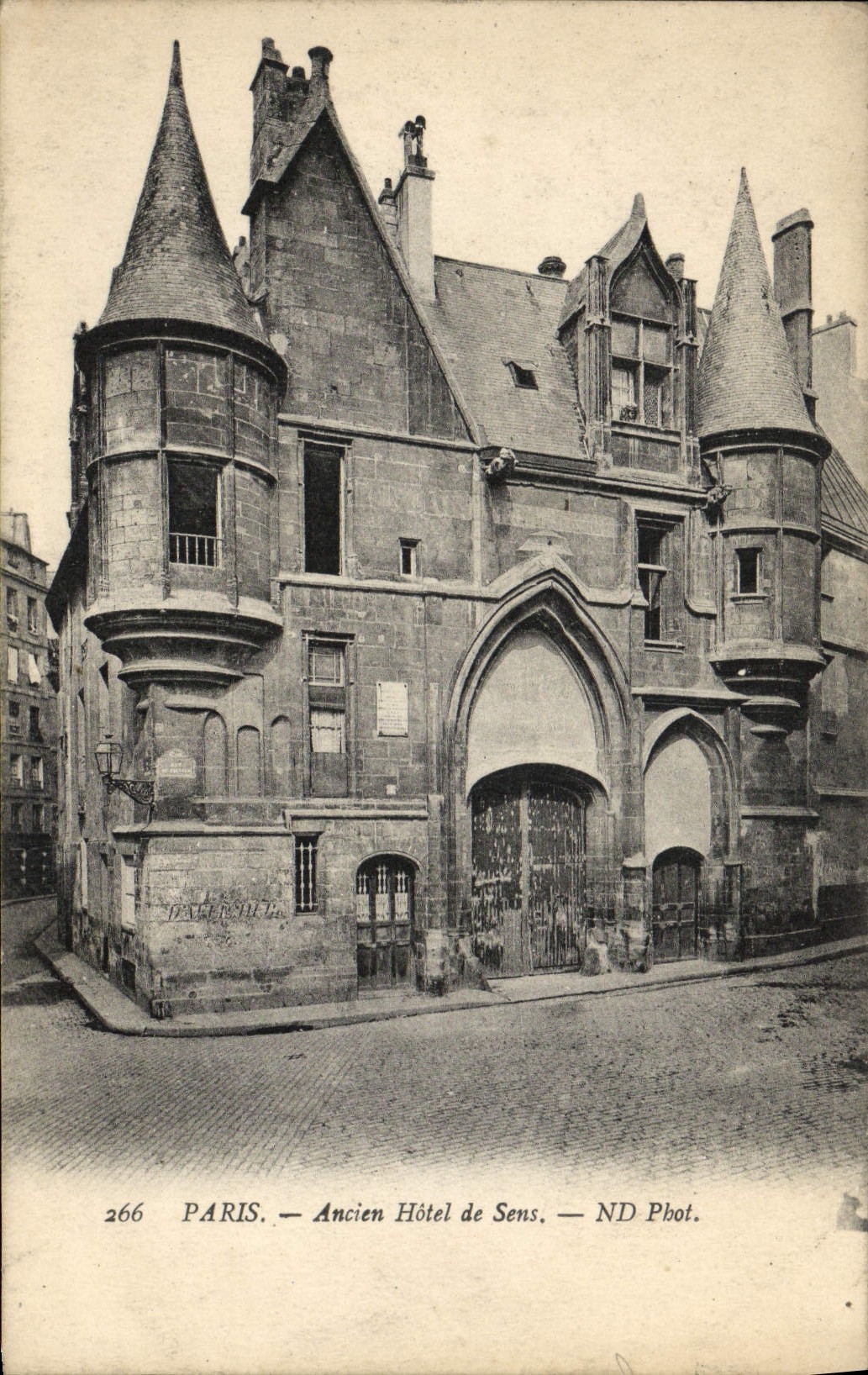 CPA Paris Ancien Hotel de Sens 
