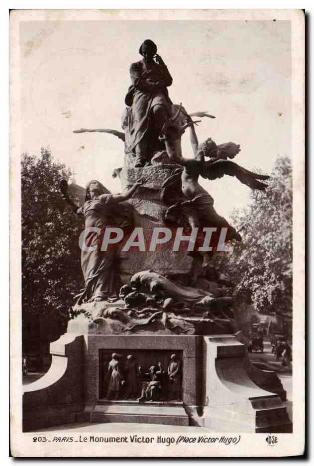 CPA Paris Le Monument Victor Hugo