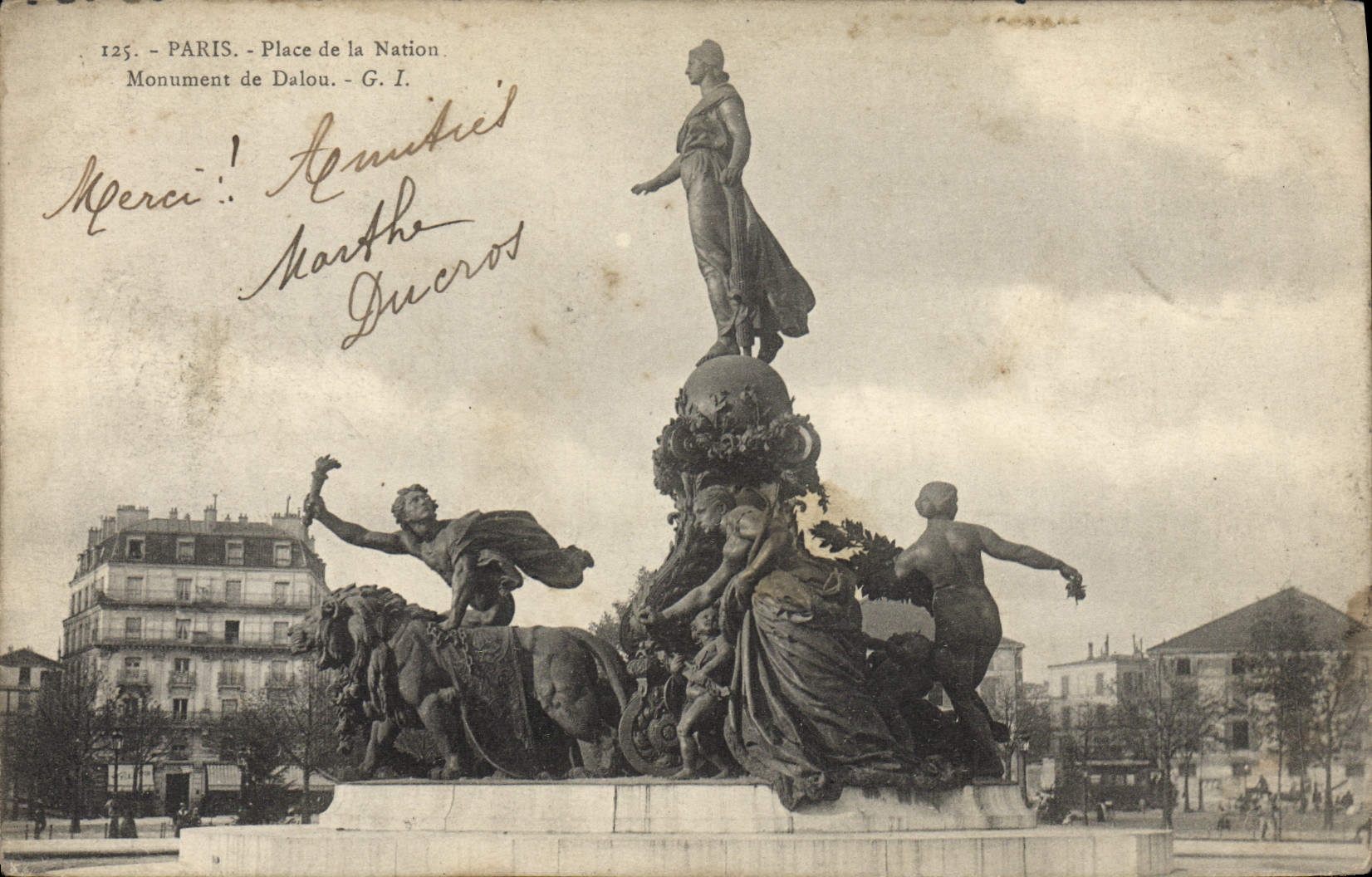 CPA Paris Place de la Nation Monument de Dalou Lion