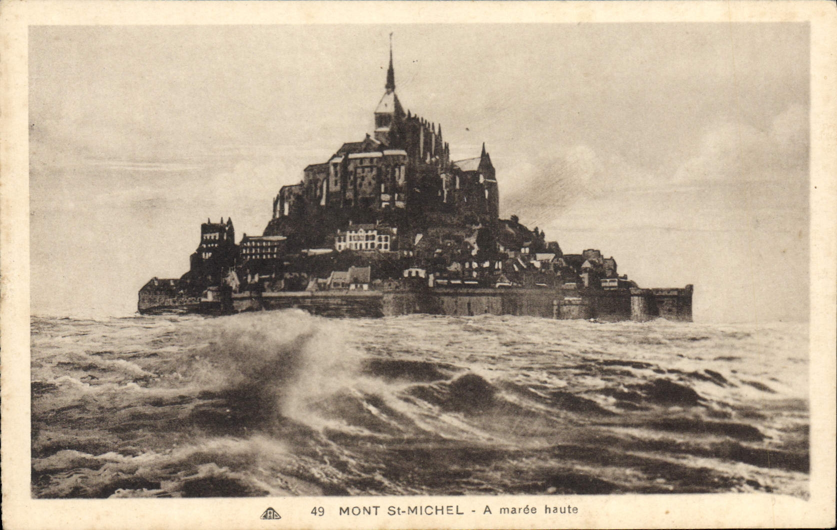 CPA Le Mont St Michel A Maree Haute