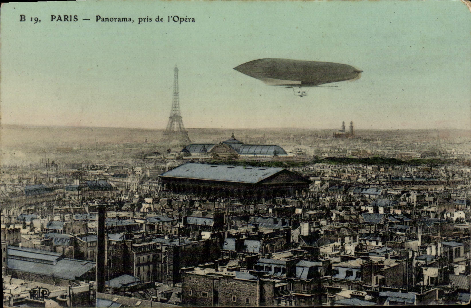CPA Paris Panorama Pris de L'Opera Dirigeable Zeppelin Tour Eiffel