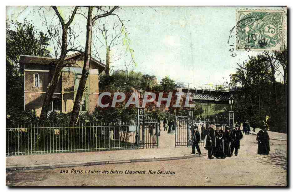 CPA Paris L'Entree des Buttes Chaumont Rue Secretan