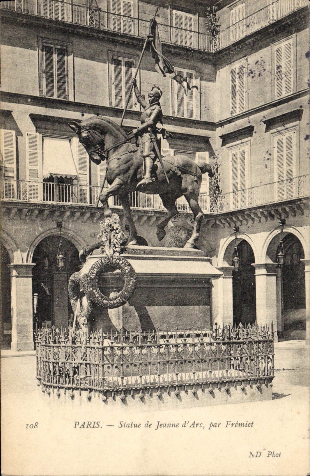 CPA Paris Statue de Jeanne d'Arc Par Fremiet