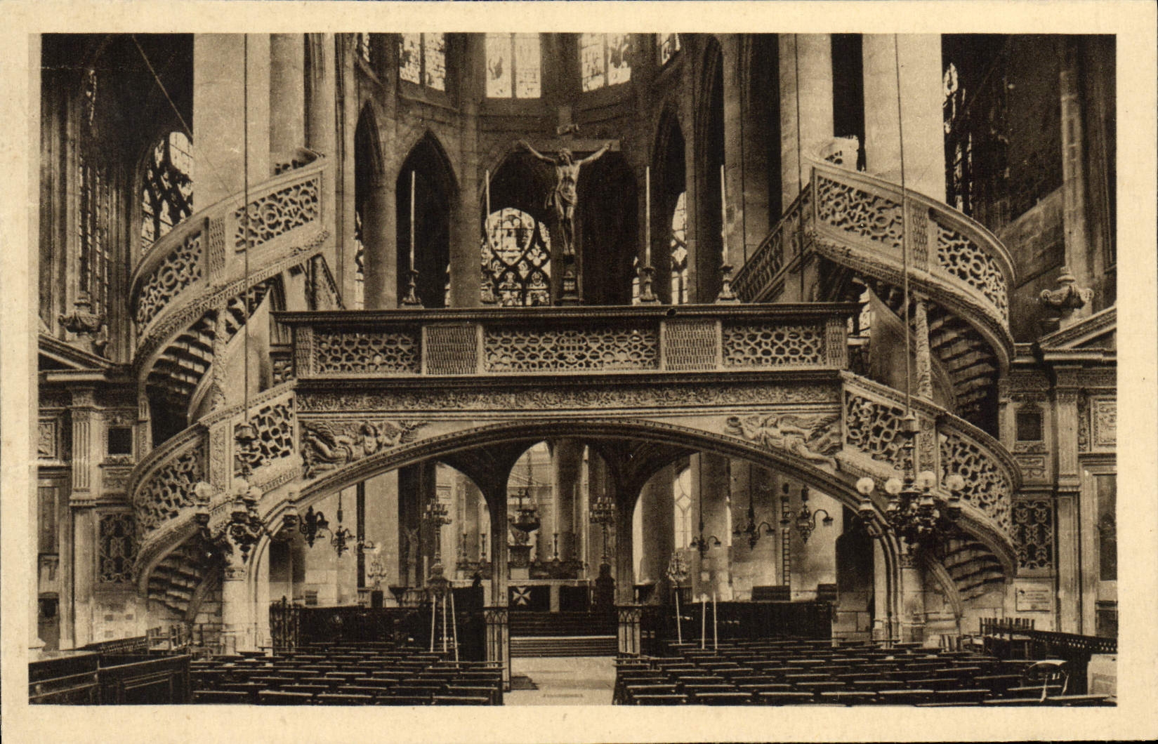 CPA Paris L'eglise du Mont Le jube