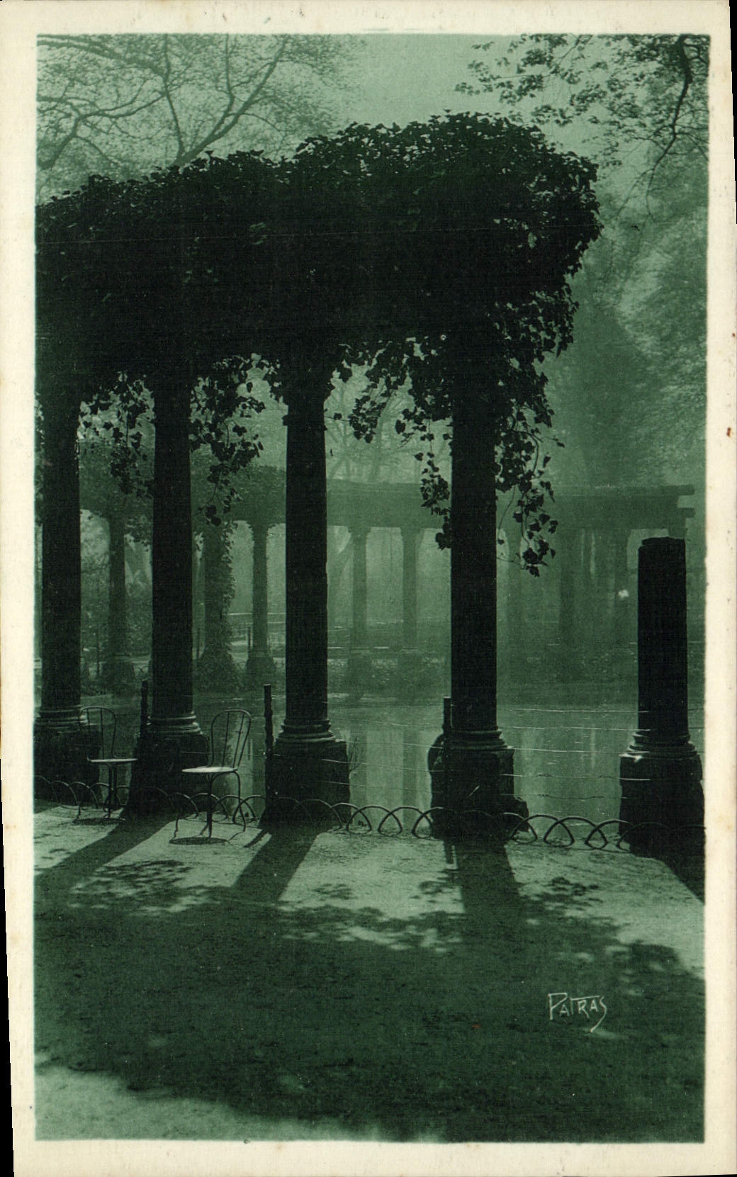 CPA Paris Une matinee au parc Monceau 
