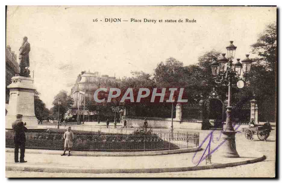 CPA Dijon Place Darcy et statue de Rude