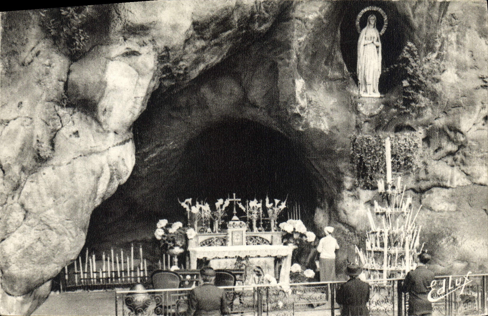 CPA Lourdes La Grotte Miraculeuse 