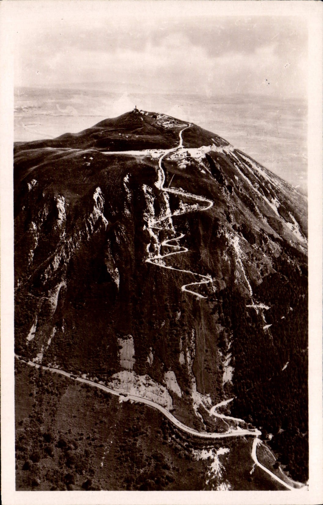 Col de Cessat — vue aérienne — « REAL-PHOTO »