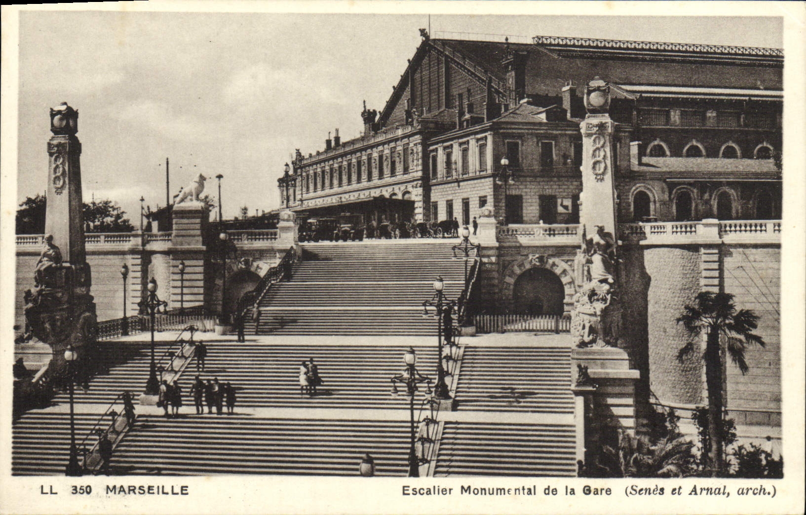 CPA Marseille Escalier Monumental De La Gare