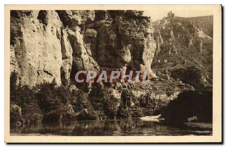 CPA Gorges Du Tarn Les Falaises Caleaires Du Cirque Des Baumes