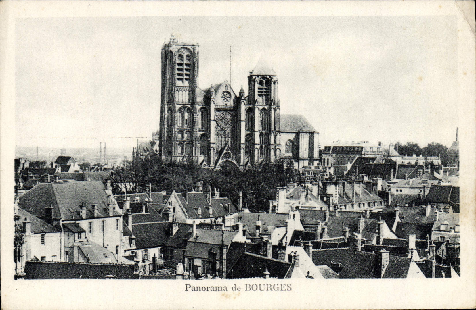 Panorama de BOURGES — vue de la cathédrale — éditeur non visible - Recto