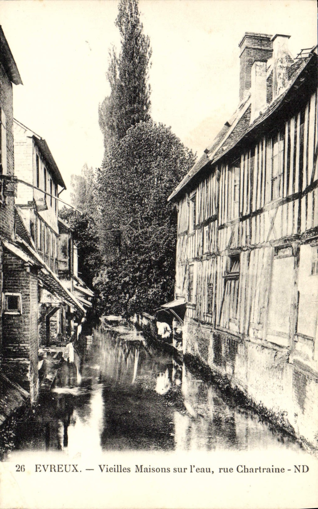 CPA Evreux Vieilles Maisons Sur I'Eau Rue Chartraine