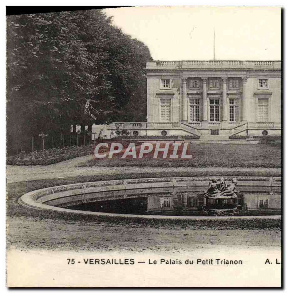 CPA Versailles Le Palais Du Petit Trianon