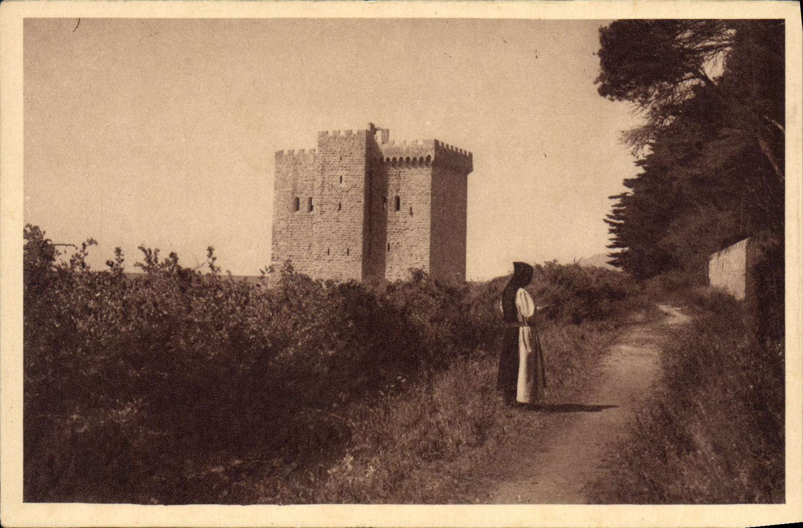 CPA Abbaye De Lerins Ile Saint Honorat Le monastere fortifie