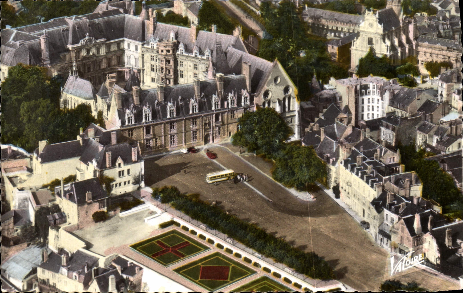 CPM Blois La Place Du Chateau