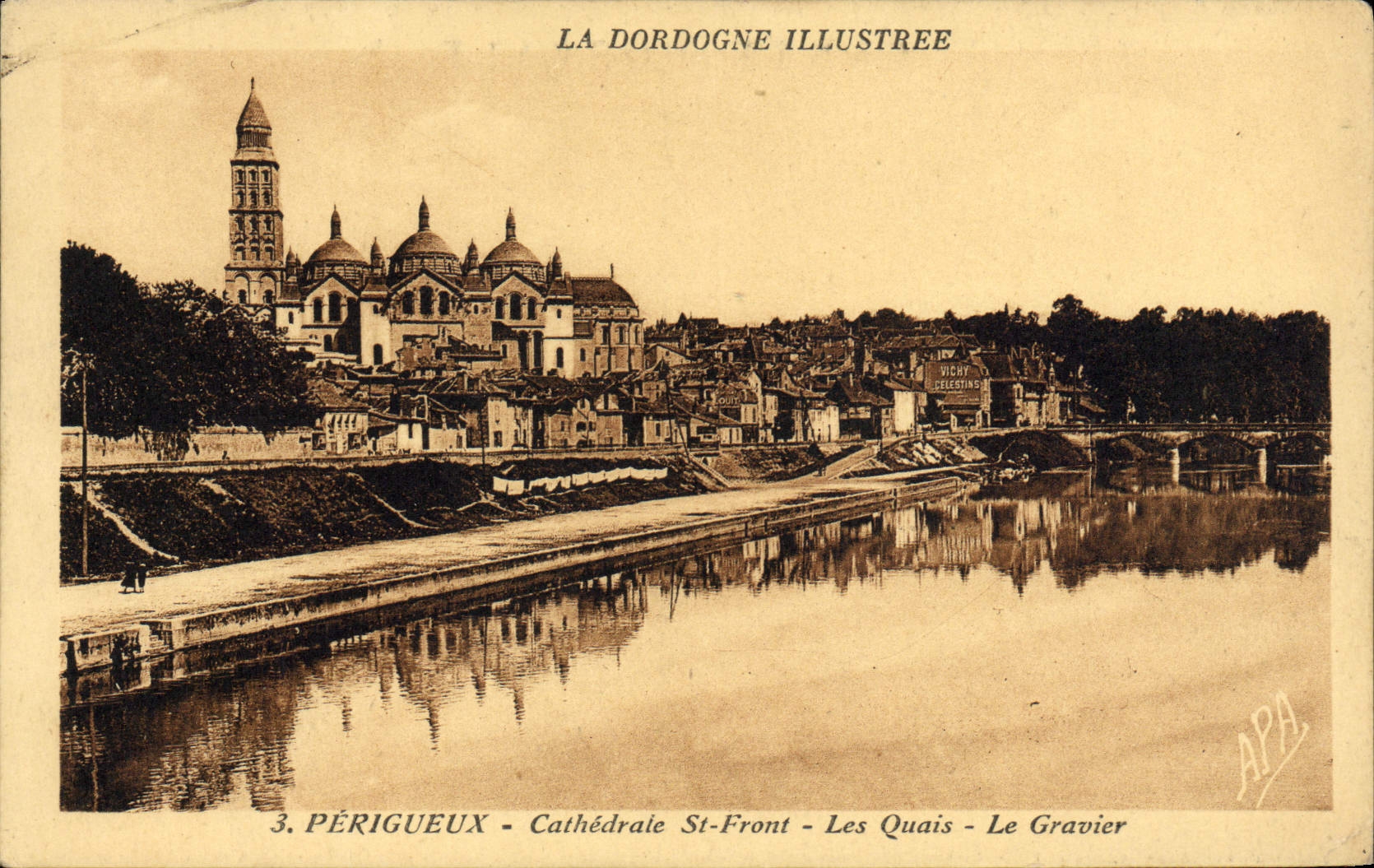 CPA Perigueux Cathedrale St Front Les Quais Le Gravier