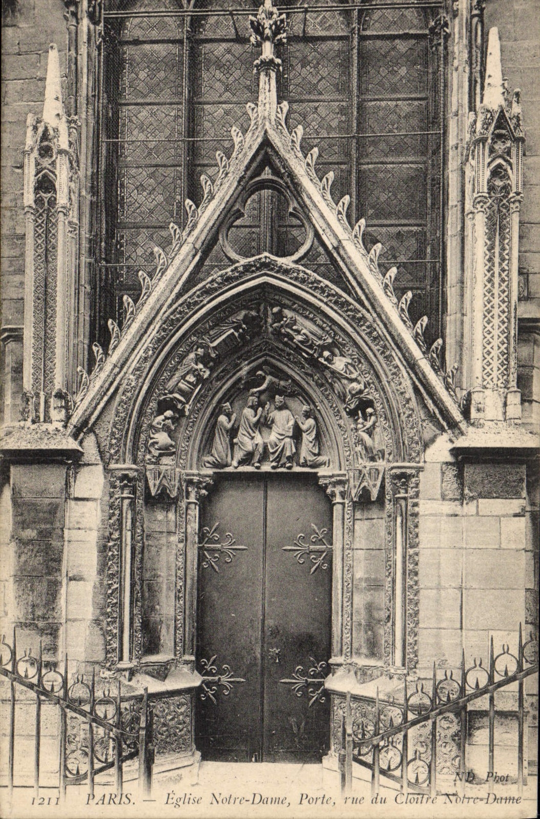 CPA Paris Eglise Notre Dame Porte Rue Du Cloitre Notre Dame