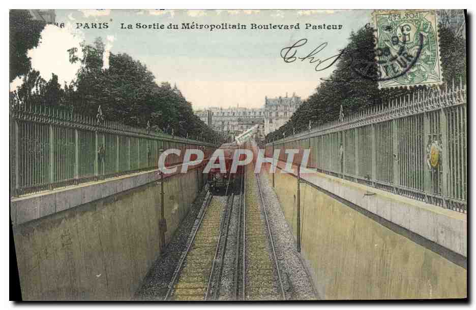 CPA Paris La Sortie Du metropolitain Boulevard Pasteur Metro