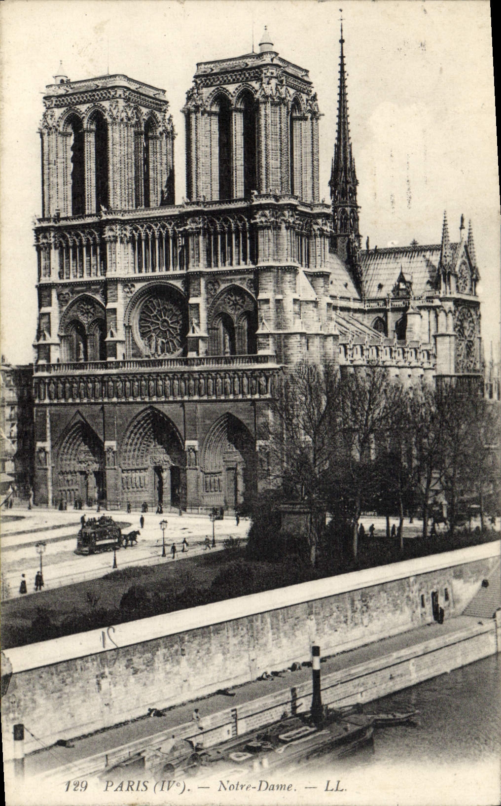 CPA Paris Notre Dame Bateau peniche 