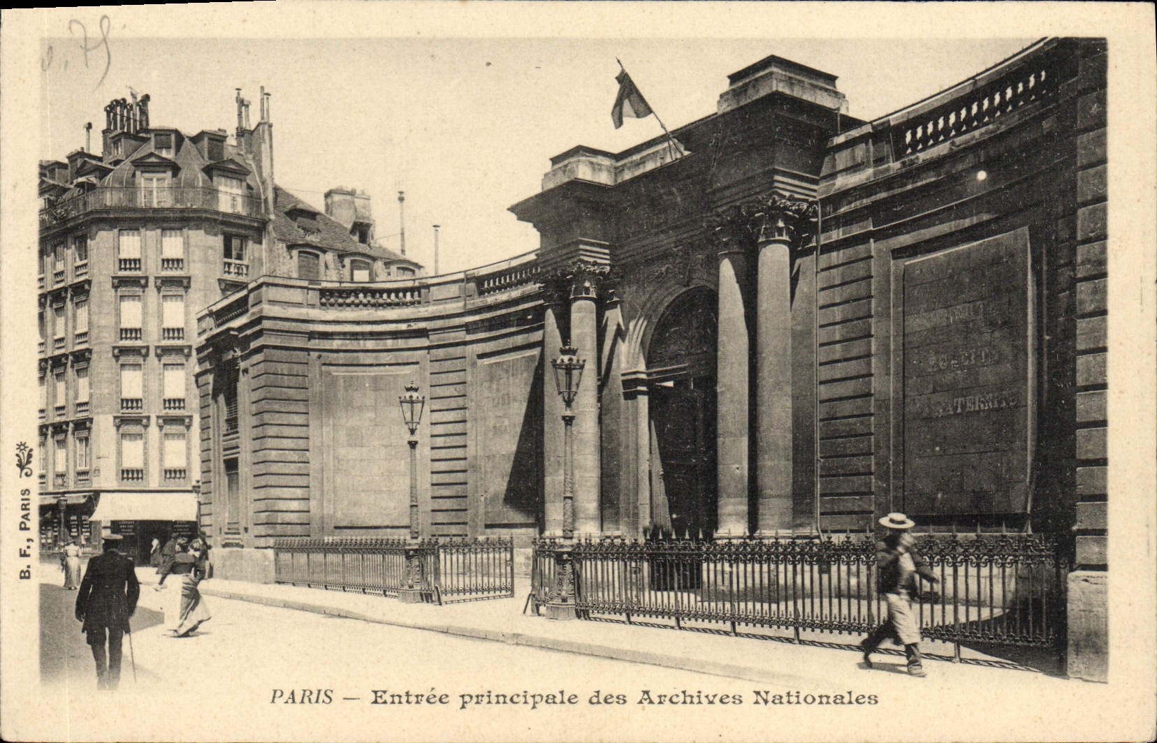 CPA Louvre entree principale des Archives Nationales