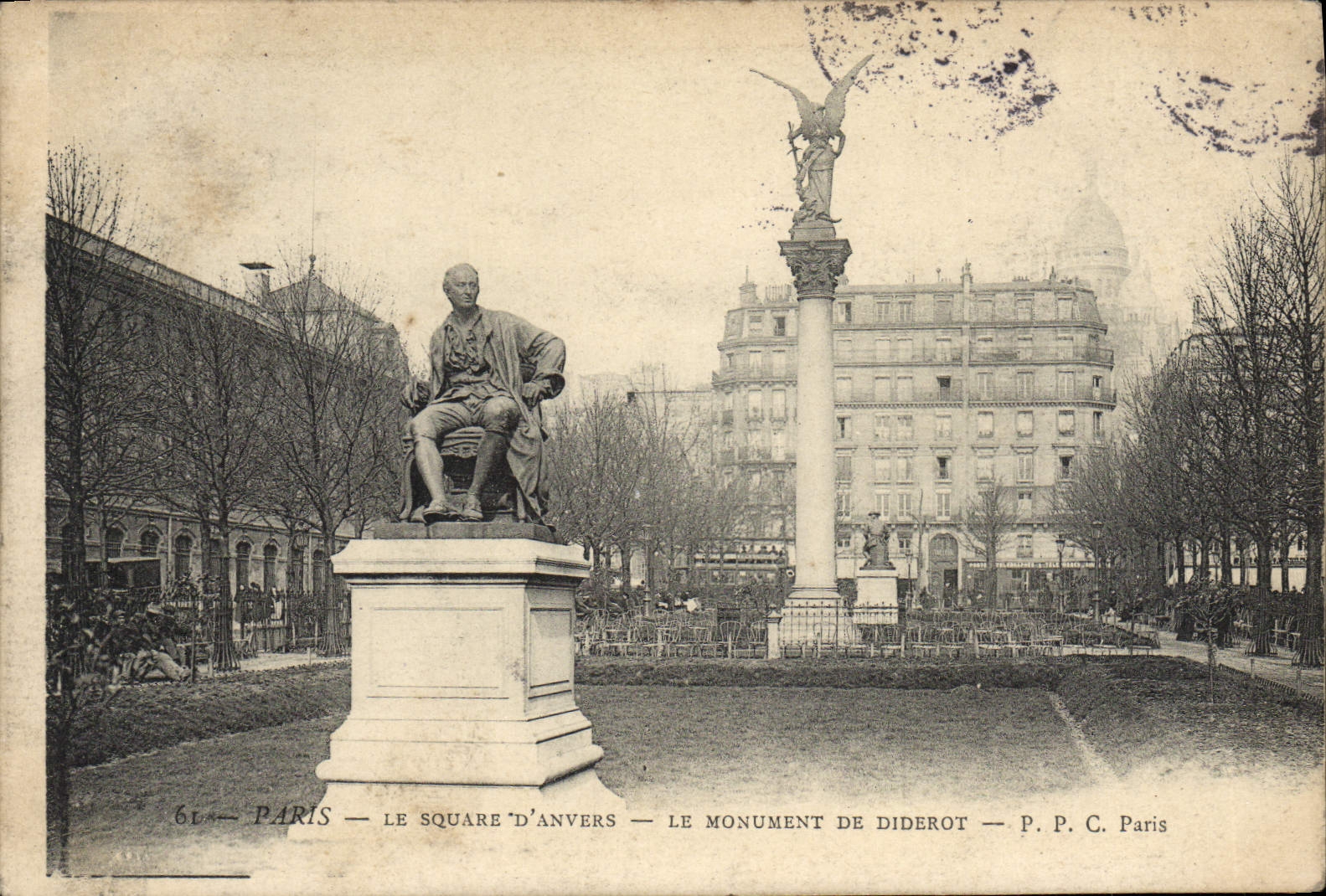 CPA Paris Le Square D'Anvers Le monument de Diderot Sacre Coeur 