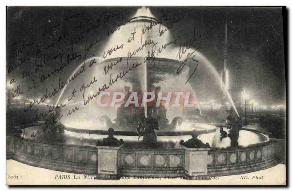 CPA Paris la nuit la fontaine lumineuse Place de la Concorde