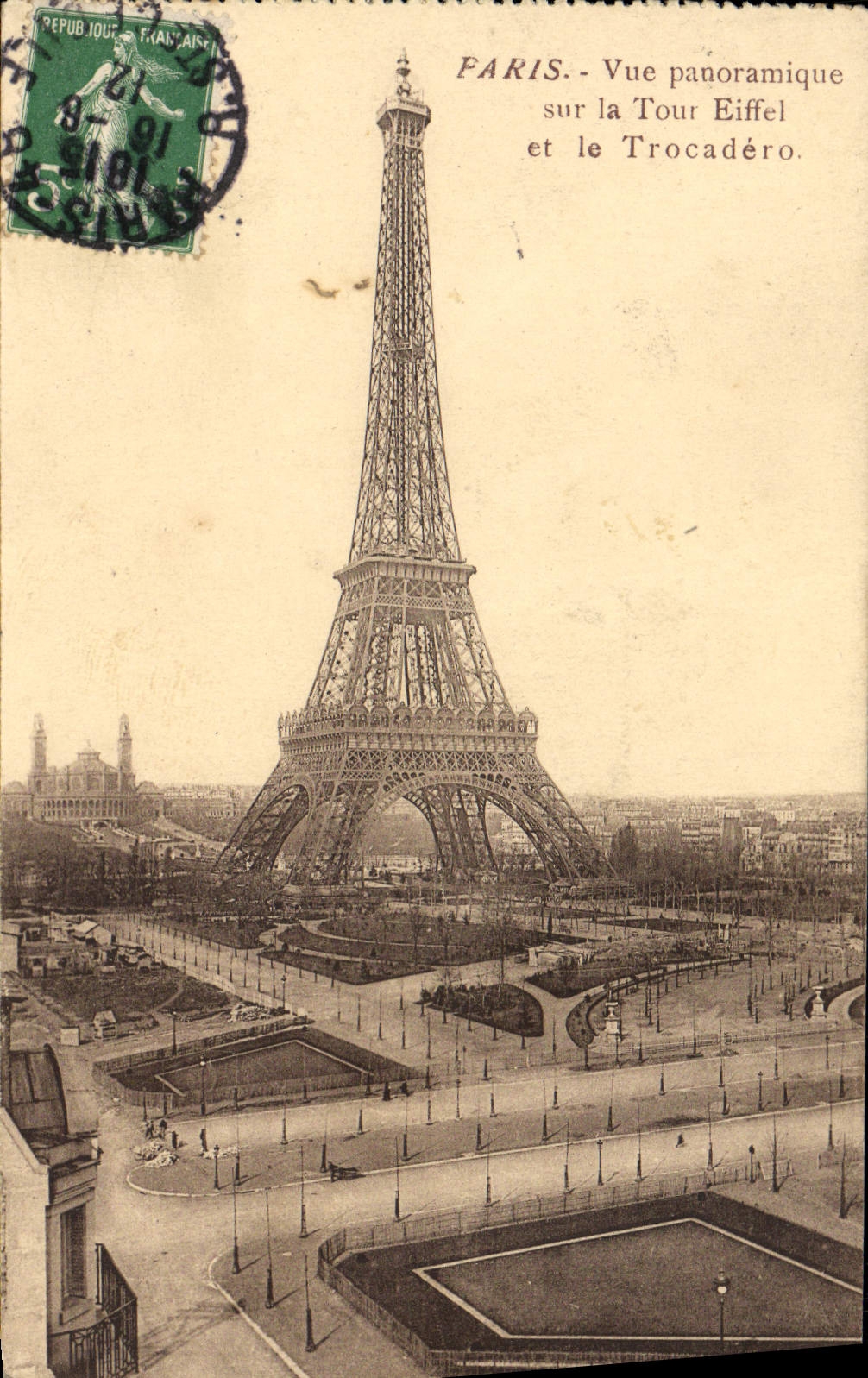 CPA Paris Vue Panoramique Sur la Tour Eiffel