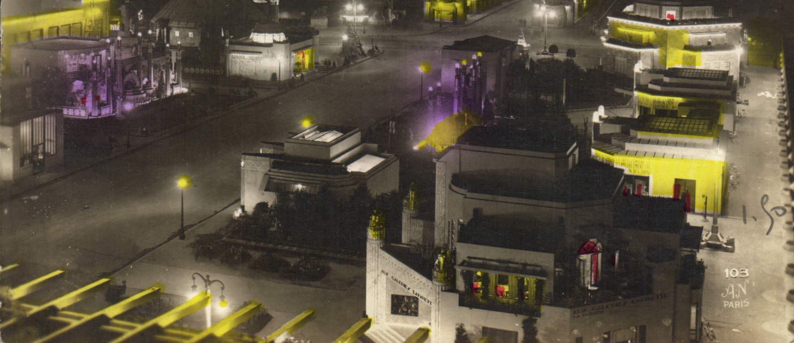 CPA Paris Exposition des Arts Decoratifs Vue de nuit 