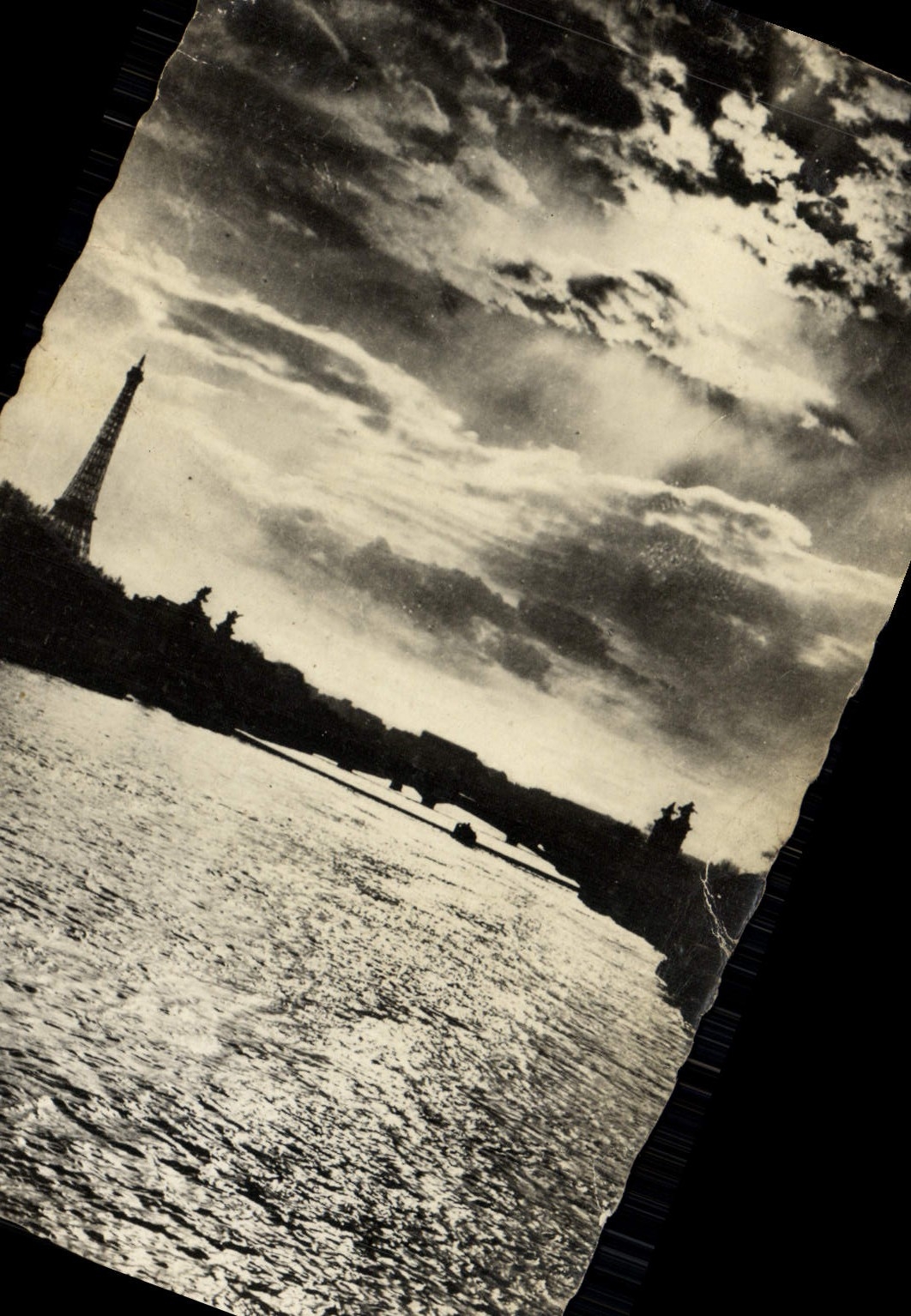 Paris — vue de la Seine avec la Tour Eiffel — Les Jolis Coins de Paris, n°124