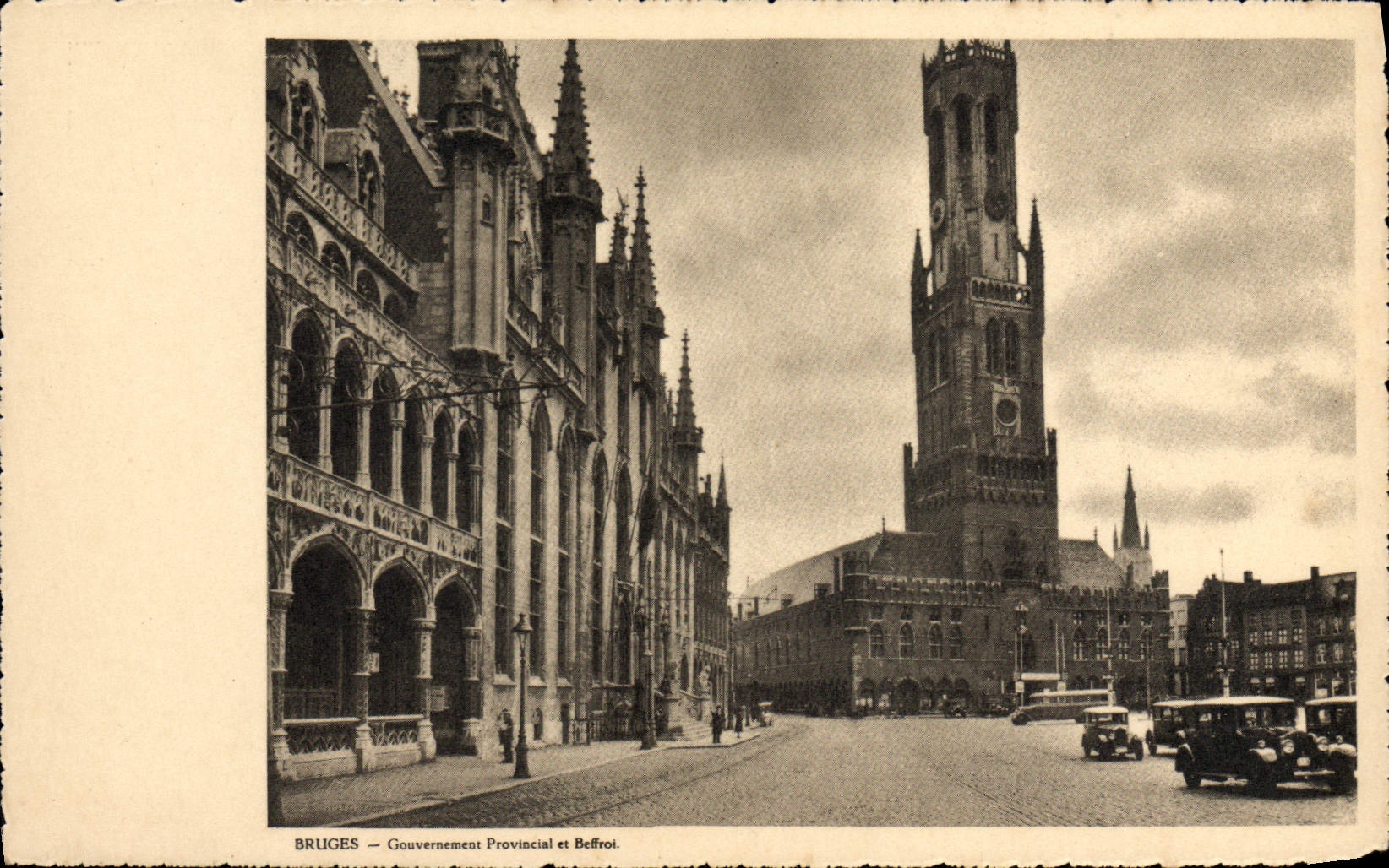 CPA Bruges Gouvernement provincial et beffroi