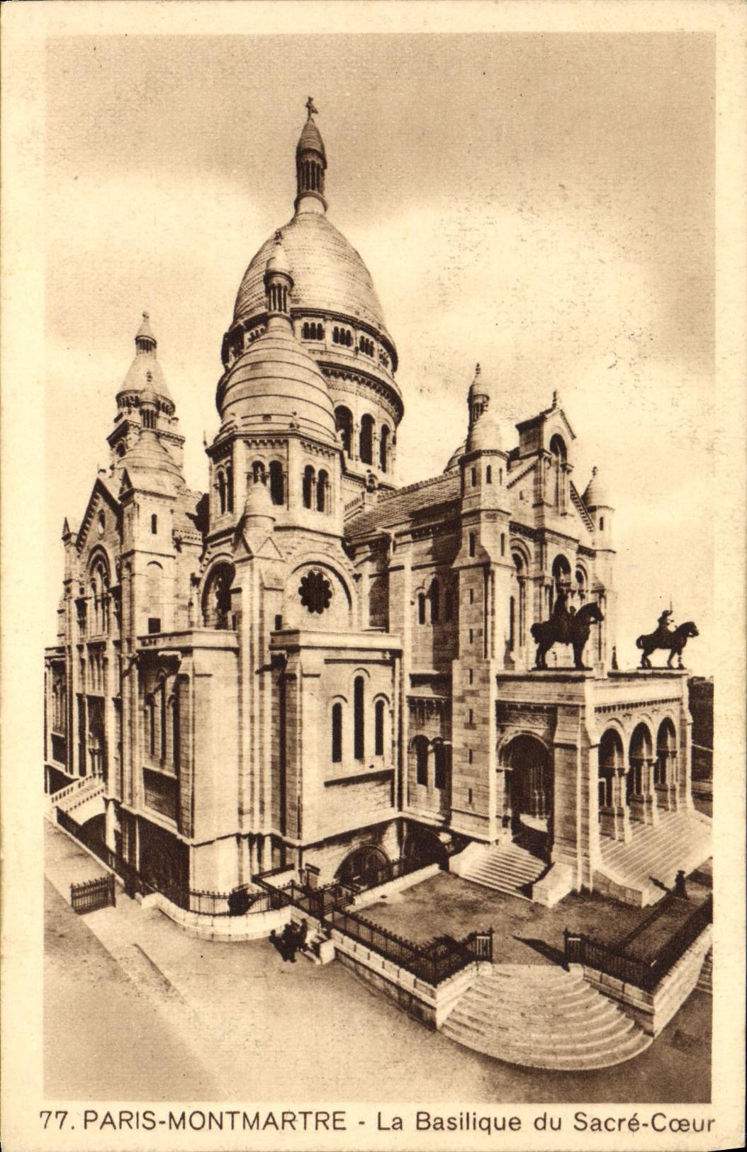 CPA Paris Montmartre La basilique du Sacre Coeur
