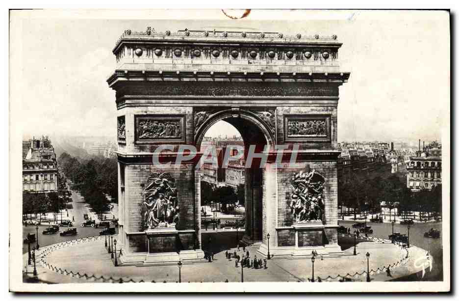 CPM Paris La Place de L'Etoile L'Arc de Triomphe
