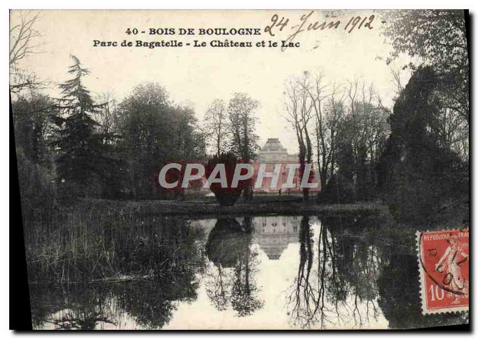 CPA Bois de Boulogne Parc de Bagatelle Le Chateau et le Lac 
