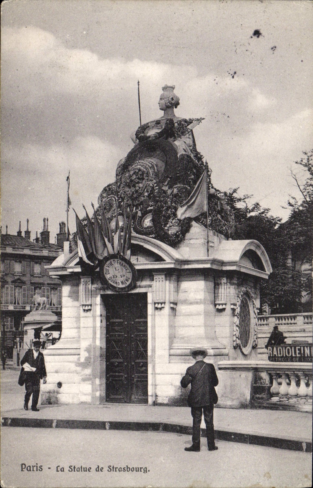 CPA Paris La Statue de Strasbourg 