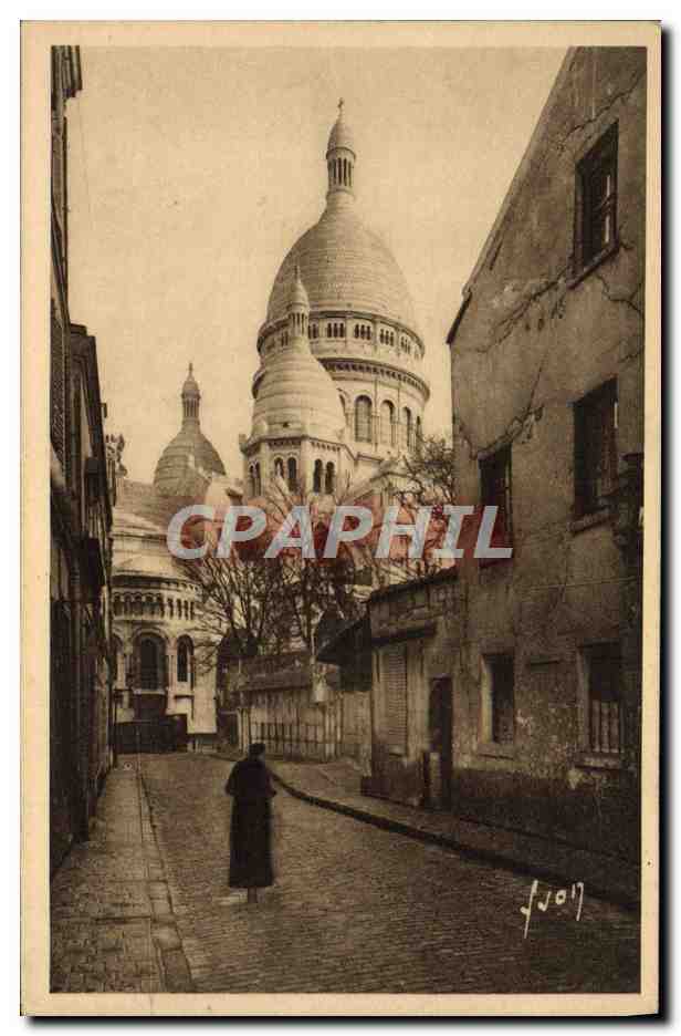 CPA Paris en Flanant La Basilique du Sacre Coeur vue de la rue du Chevalier de la Barre Montmartre