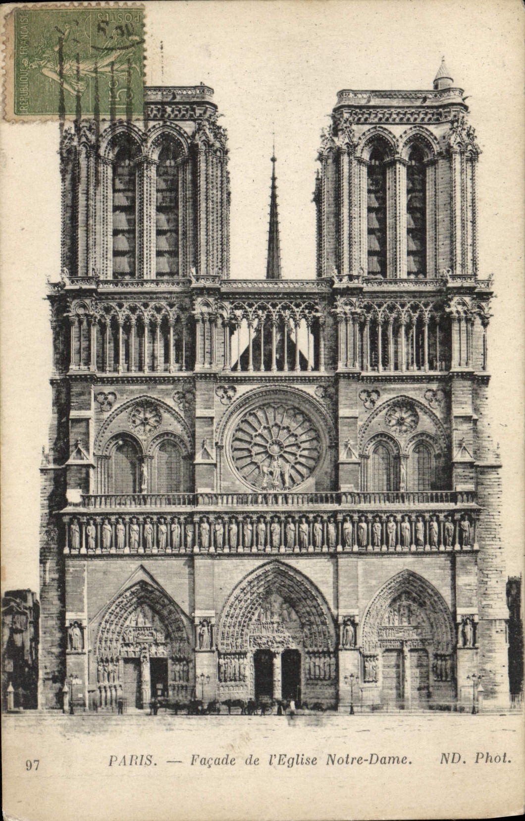 CPA Paris Facade de l'Eglise Notre Dame 