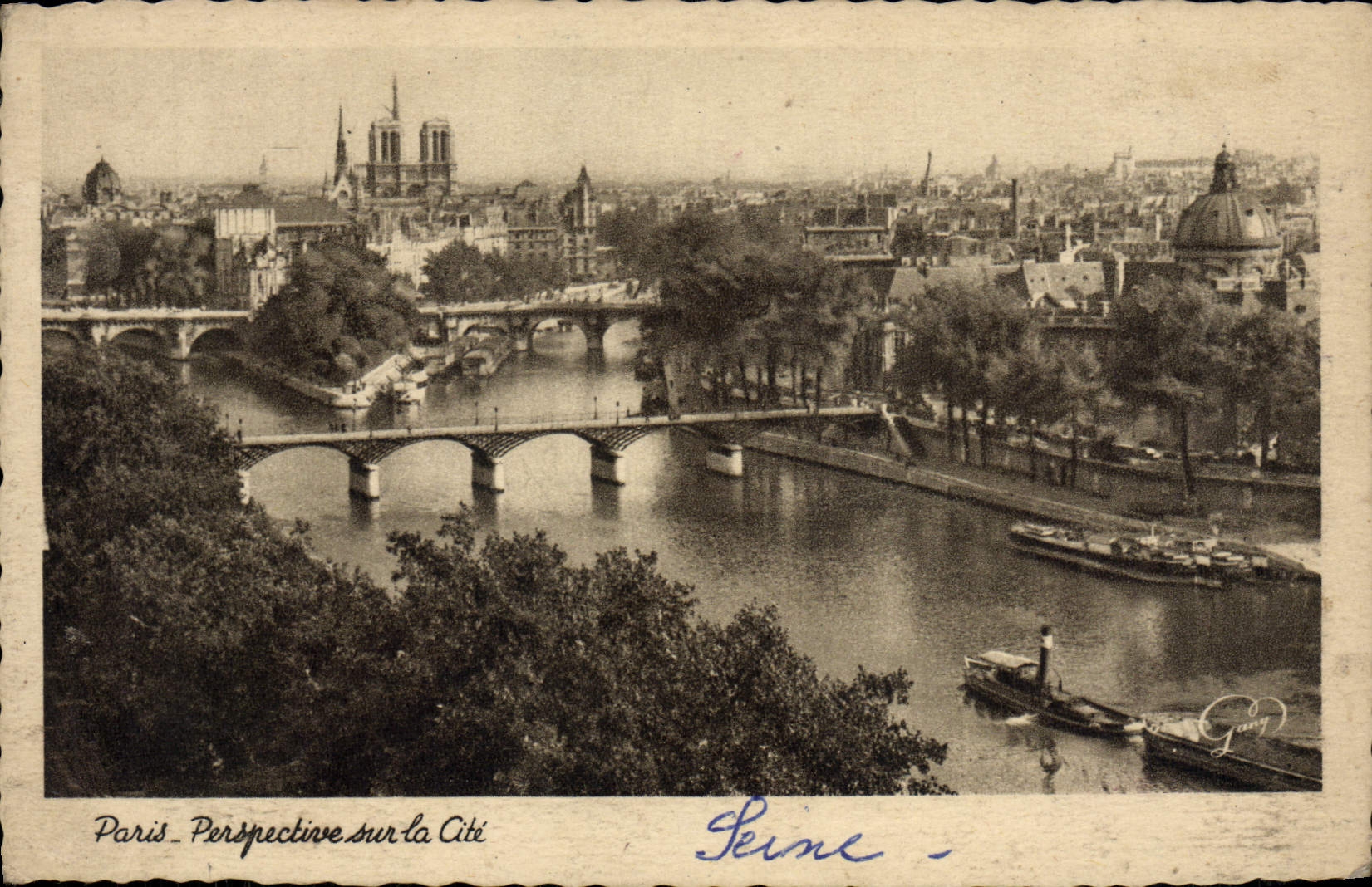 CPA Paris Perspective sur la Cite Bateau Peniche
