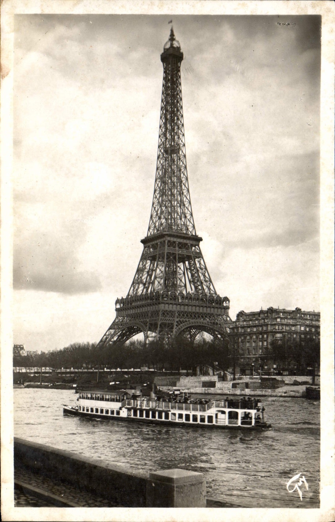 Paris et ses merveilles — La Tour Eiffel — Éditeur A. Leconne, Paris