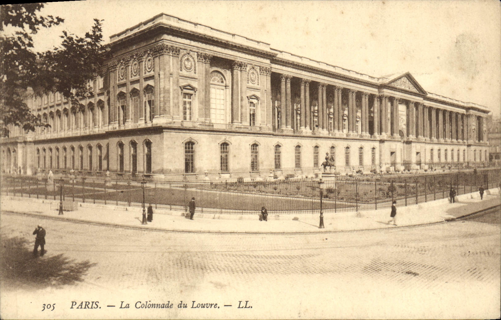 CPA Paris La Colonnade du Loure 