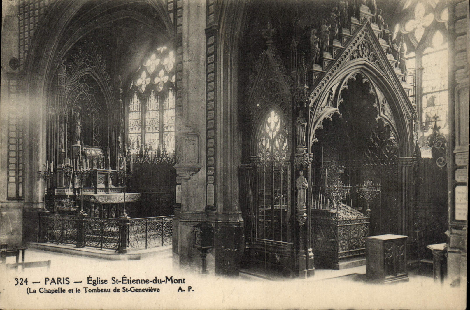 CPA Paris Eglise St Etienne du Mont La chapelle et le tombeau de Ste Genevieve 