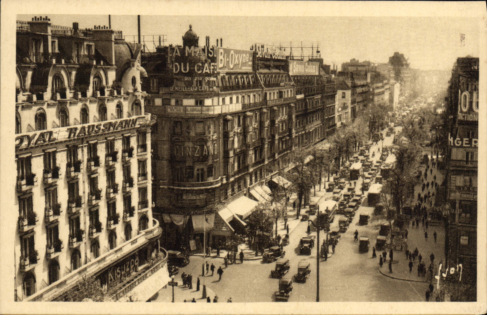 CPA Paris en Flanant Carrefour Richelieu Drouot Le boulevard Montmartre Royal Haussman Maison du Cafe