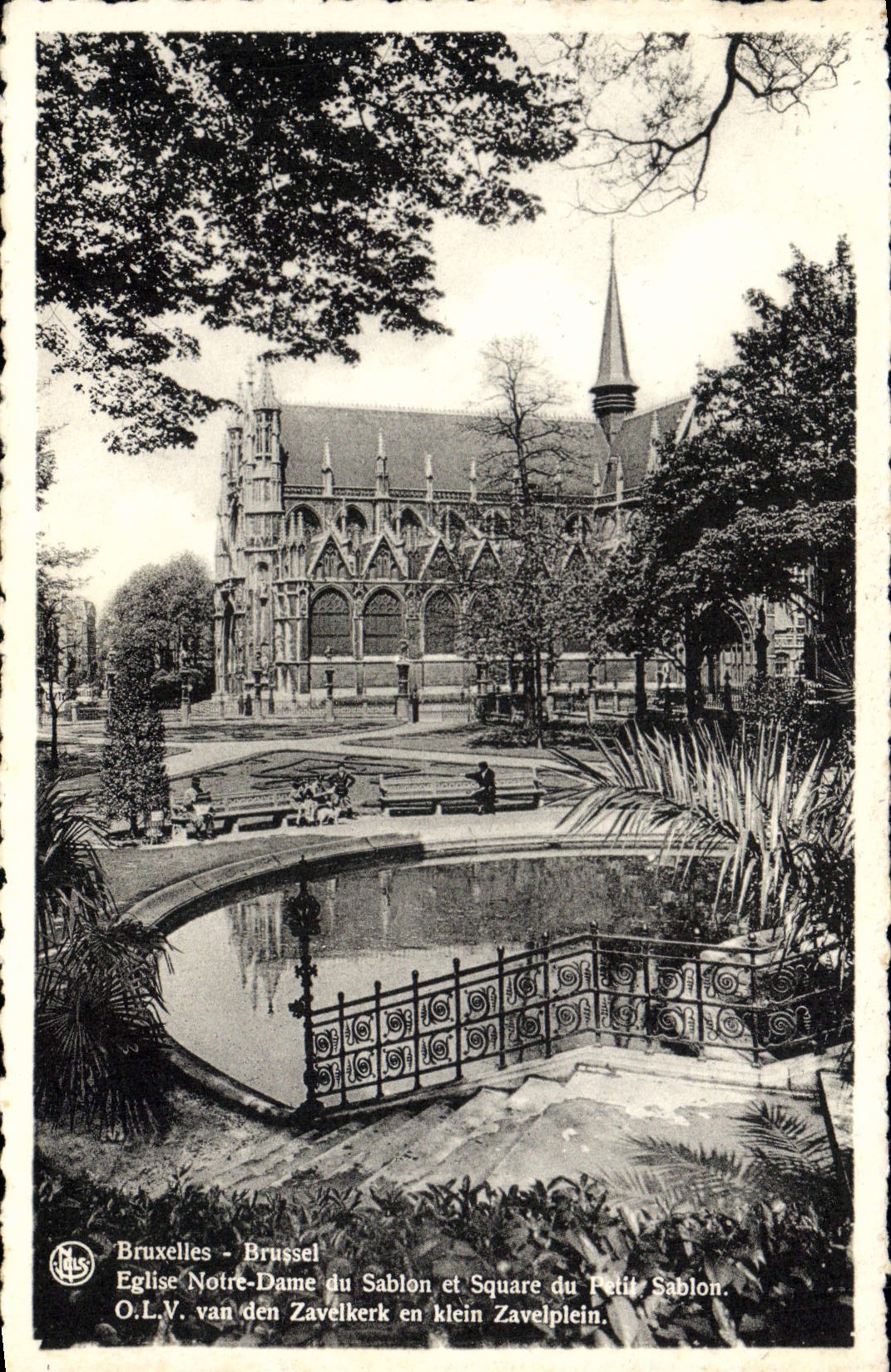 CPA Bruxelles Eglise Notre Dame Du Sablon Et Square Du petit Sablon 