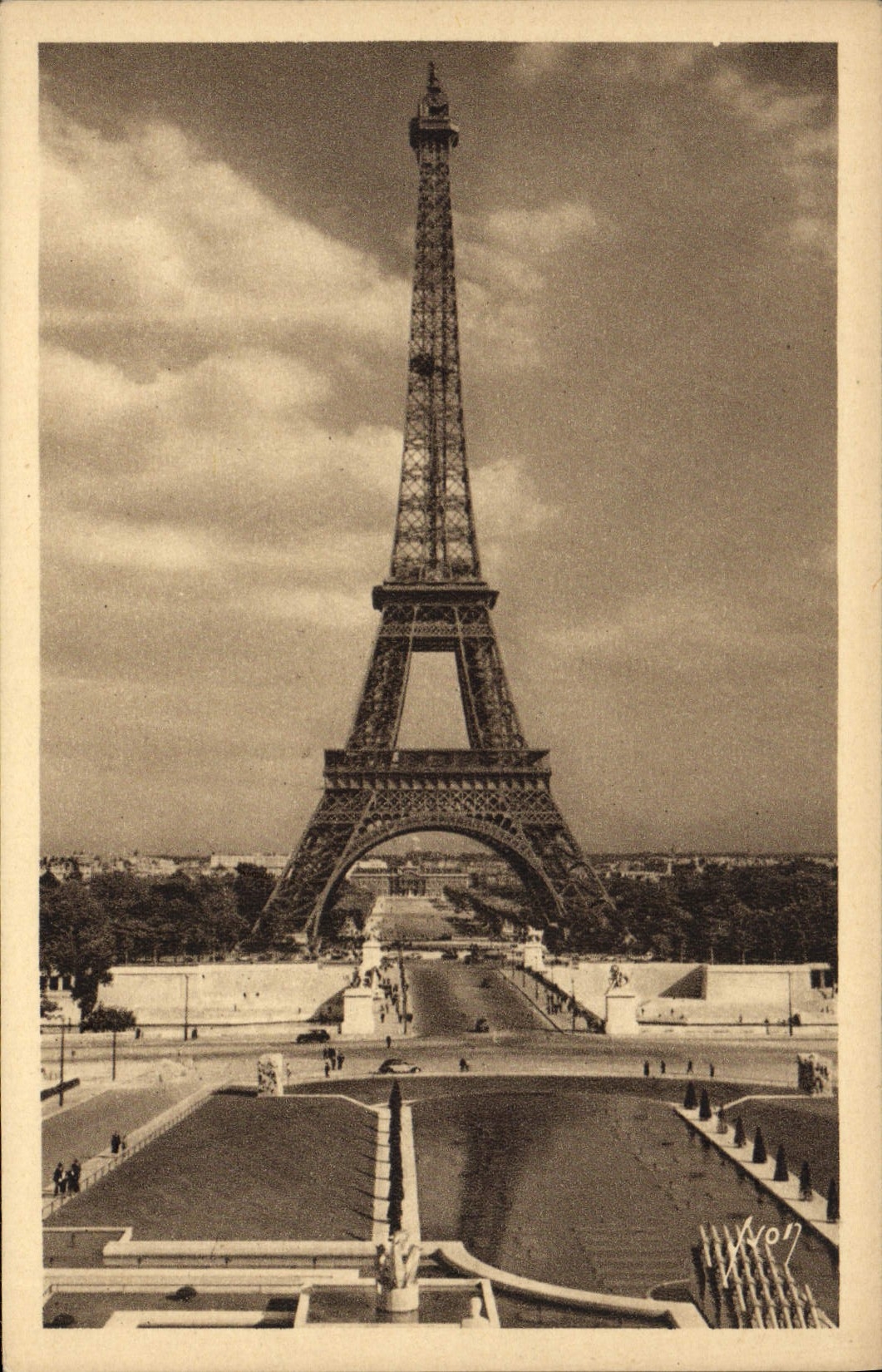 Paris — La Tour Eiffel — Éditions d'Art YVON