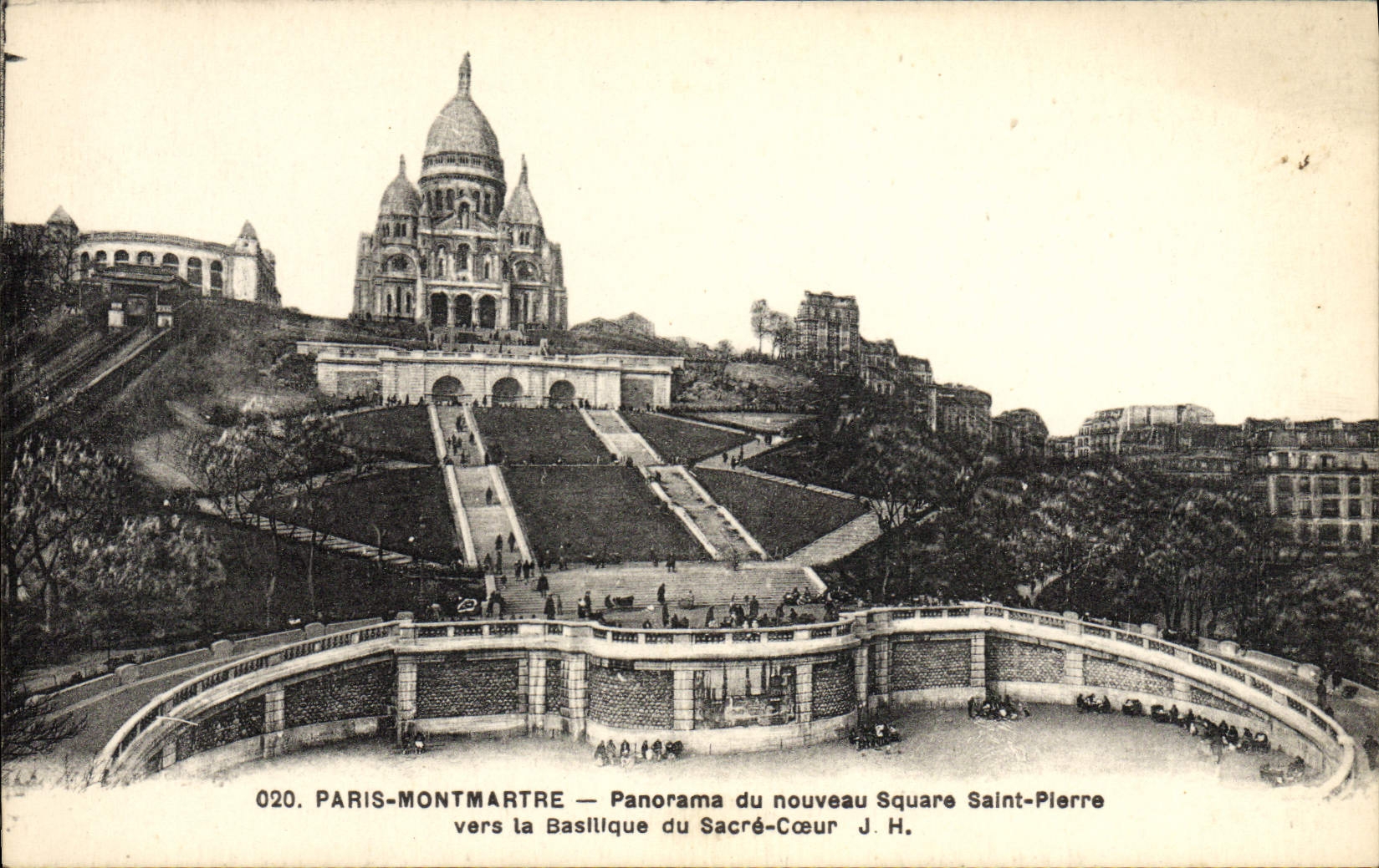 Paris-Montmartre — Panorama du nouveau Square Saint-Pierre vers la Basilique du Sacré-Cœur J.H. — n° 020