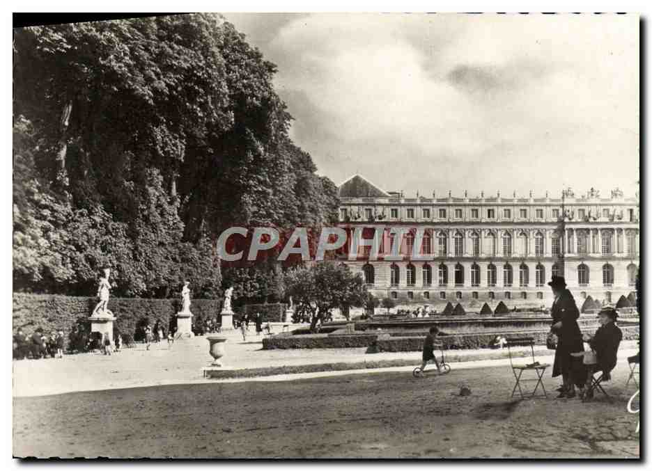 CPM Paris Et Ses Merveilles Les Parterres Du Nord Et Le Chateau