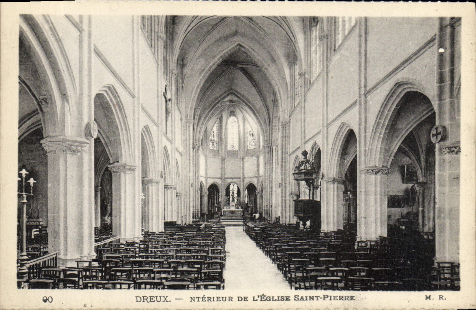 Dreux — Intérieur de l'église Saint-Pierre — M. R. n° 90